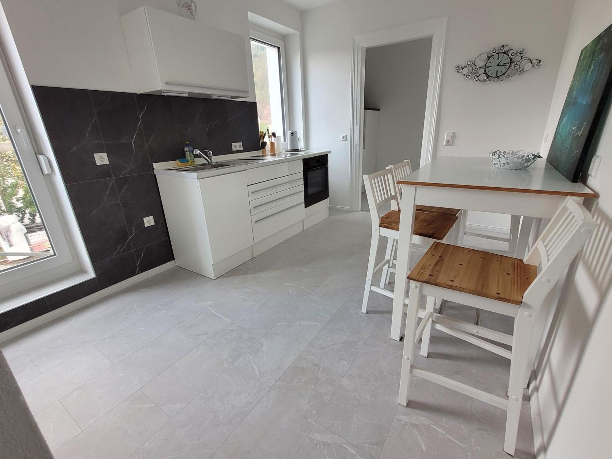 Schoene 3,5 Zimmer Handwerkerwohnung Free Parking Gute Lage アルプシュタット エクステリア 写真