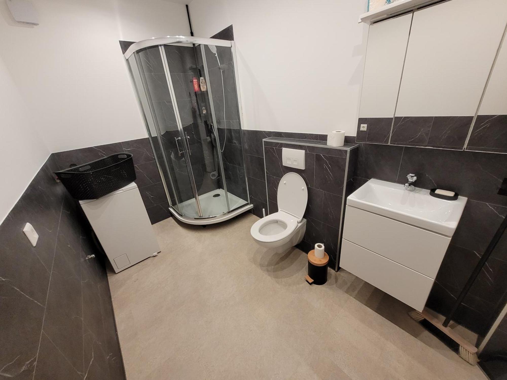 Schoene 3,5 Zimmer Handwerkerwohnung Free Parking Gute Lage アルプシュタット エクステリア 写真